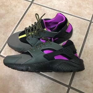 Nike Shoes - Huarache Running Shoes Nike Shoes - Huarache Running Shoes